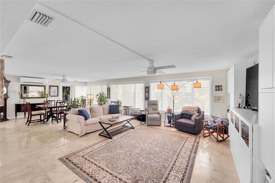 待售: $774,900 (2 贝兹, 2 浴室, 1843 平方英尺)