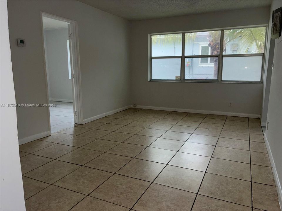 Active With Contract: $1,700 (2 beds, 1 baths, 2143 Square Feet)