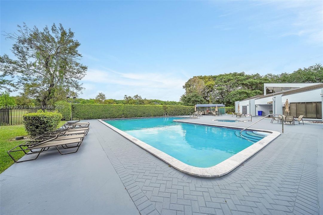 最近售出: $130,000 (2 贝兹, 2 浴室, 1025 平方英尺)