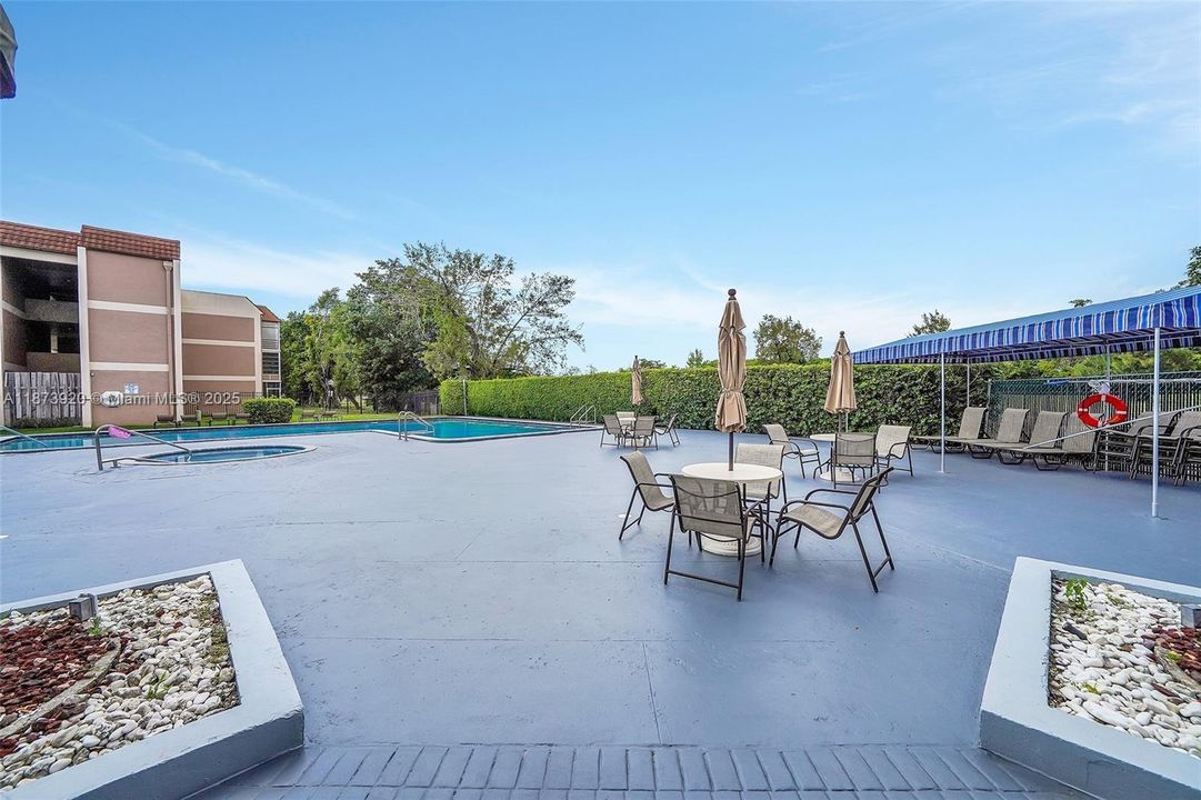 最近售出: $130,000 (2 贝兹, 2 浴室, 1025 平方英尺)