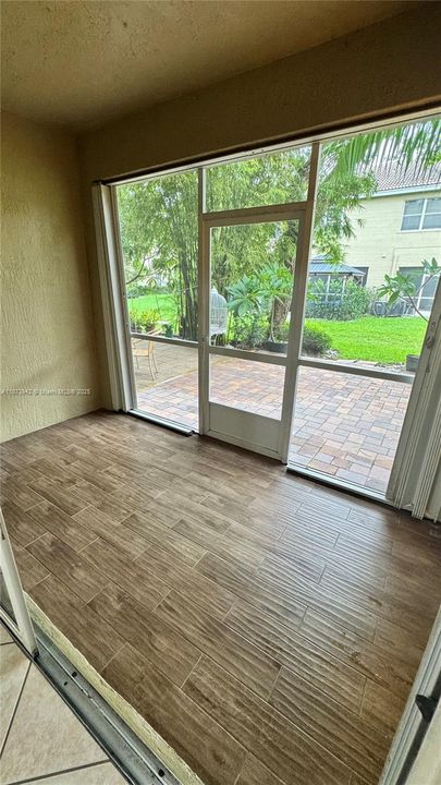 最近售出: $389,900 (2 贝兹, 2 浴室, 1024 平方英尺)