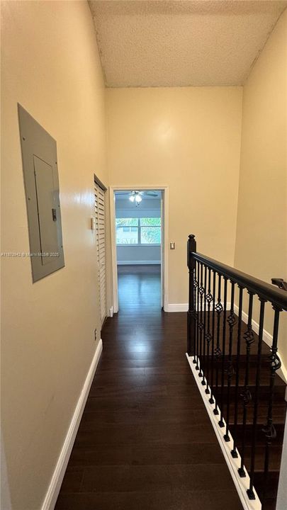 最近售出: $389,900 (2 贝兹, 2 浴室, 1024 平方英尺)