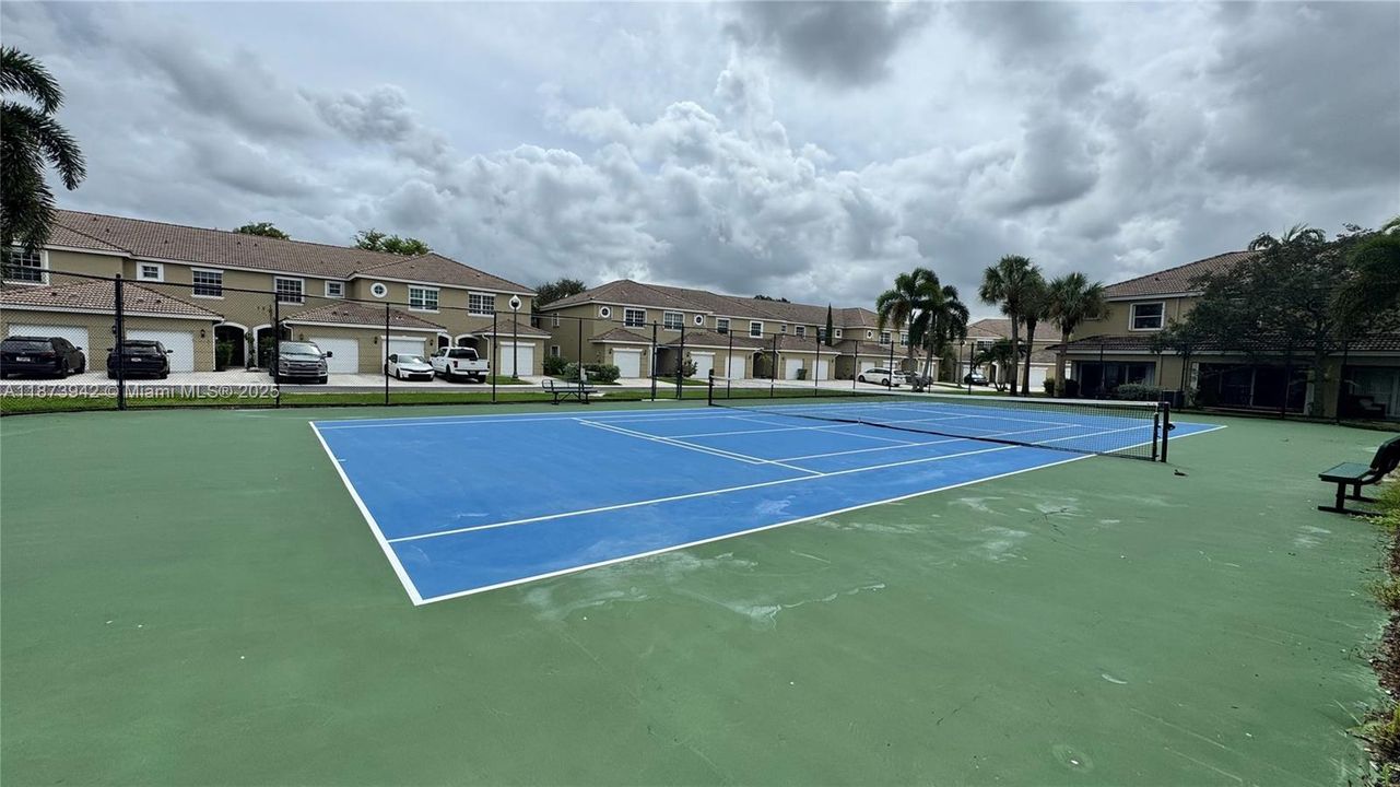 最近售出: $389,900 (2 贝兹, 2 浴室, 1024 平方英尺)