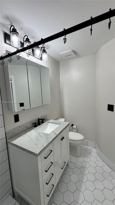 最近售出: $389,900 (2 贝兹, 2 浴室, 1024 平方英尺)