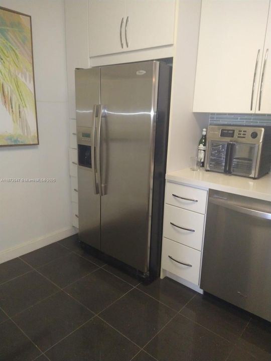 For Sale: $579,999 (1 beds, 1 baths, 962 Square Feet)