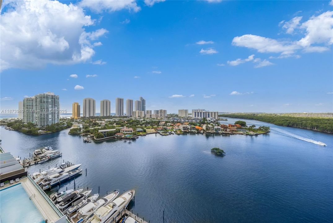 For Sale: $1,220,000 (2 beds, 3 baths, 1690 Square Feet)