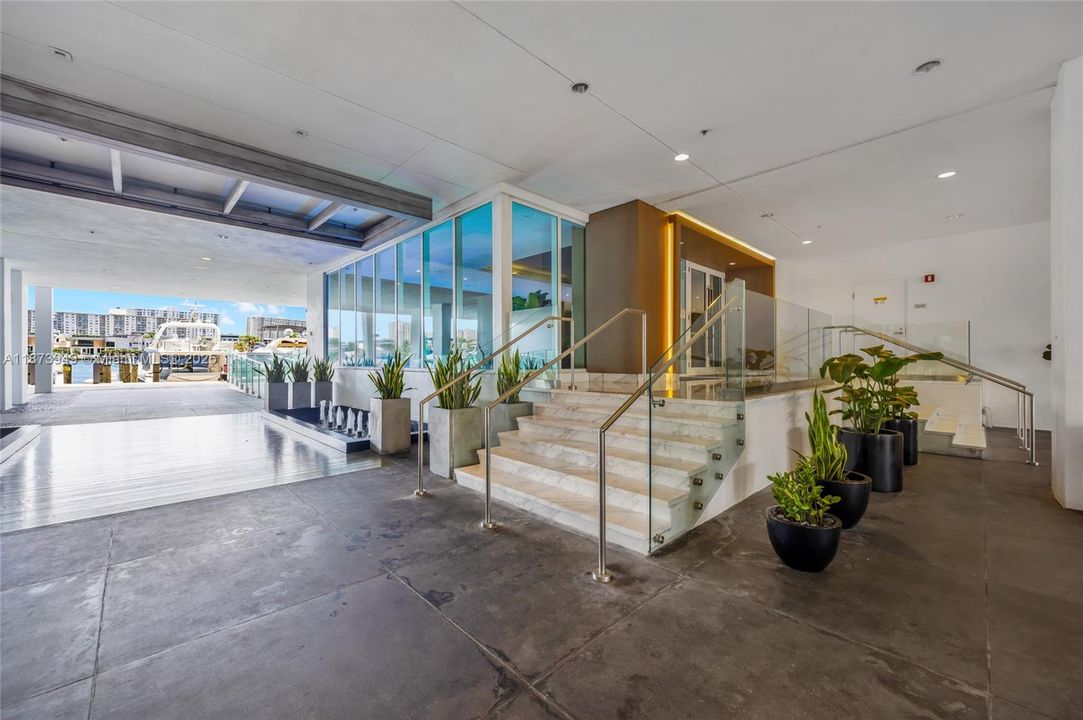 For Sale: $1,220,000 (2 beds, 3 baths, 1690 Square Feet)