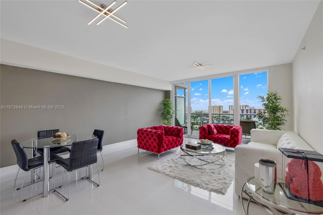 For Sale: $1,220,000 (2 beds, 3 baths, 1690 Square Feet)