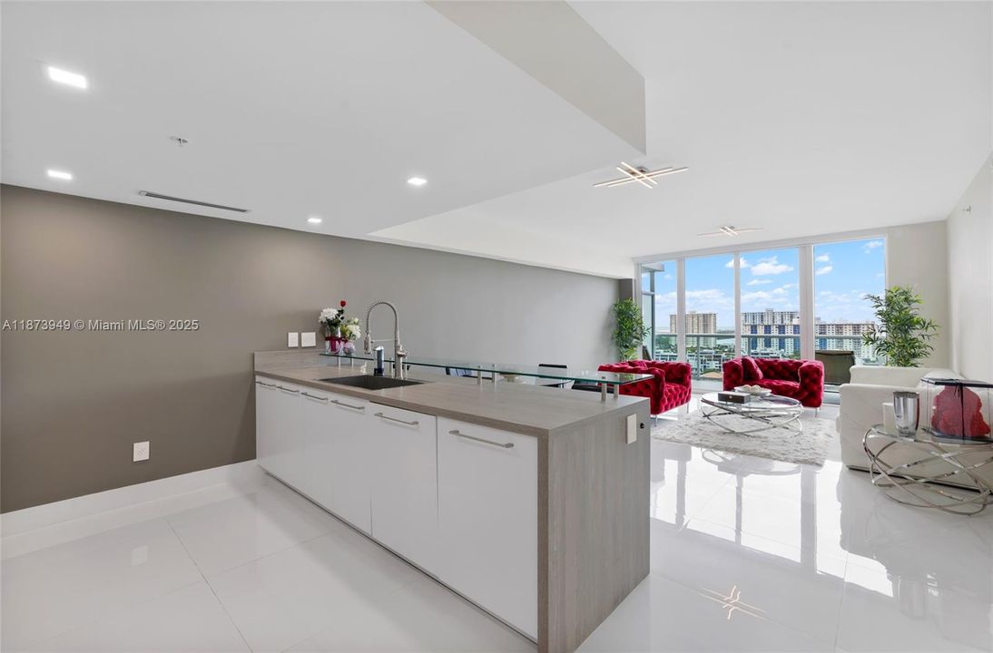 For Sale: $1,220,000 (2 beds, 3 baths, 1690 Square Feet)