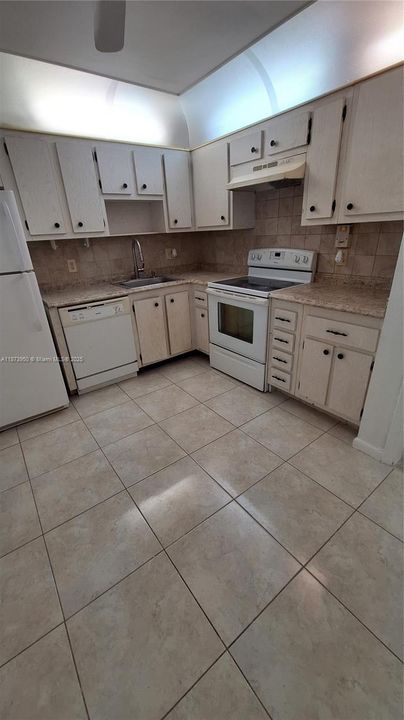 En Venta: $158,000 (1 camas, 1 baños, 868 Pies cuadrados)