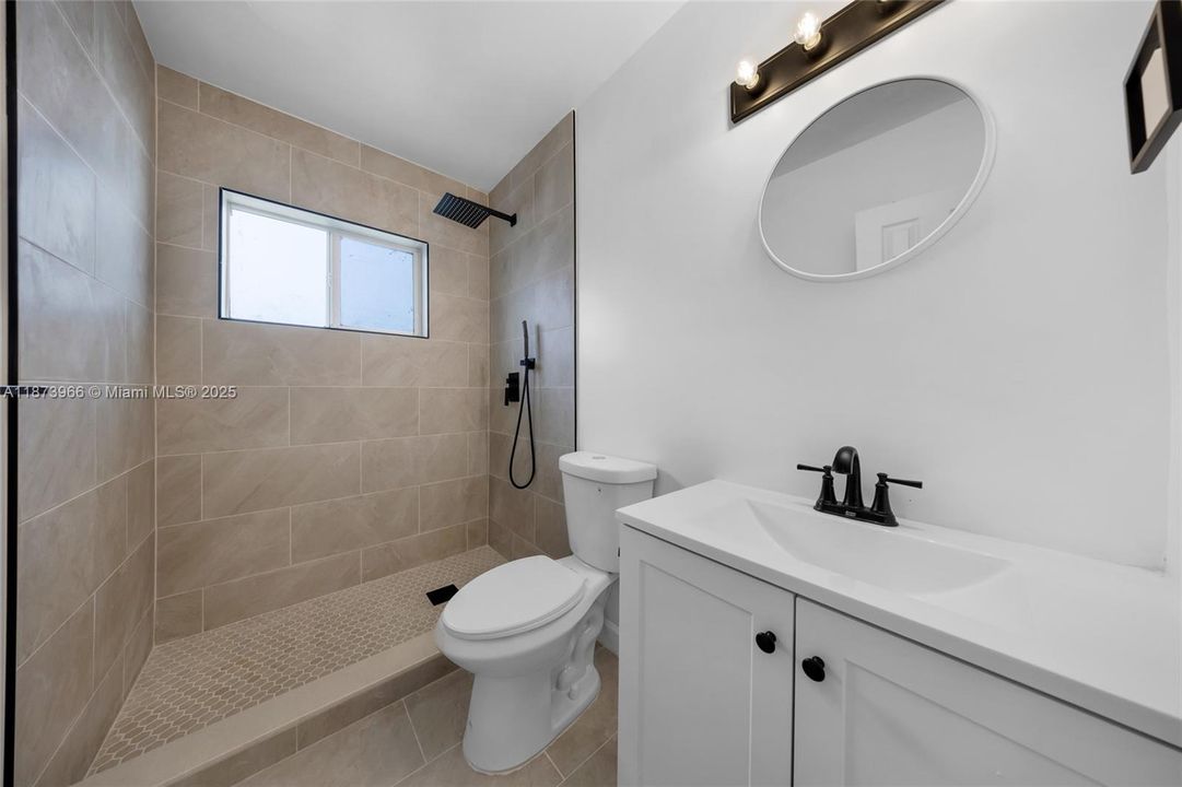 На продажу: $310,000 (1 спален, 1 ванн, 789 Квадратных фут)