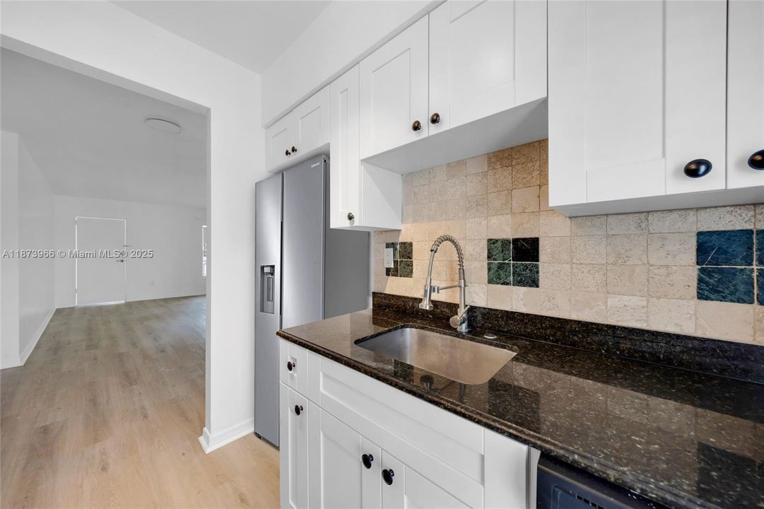 На продажу: $310,000 (1 спален, 1 ванн, 789 Квадратных фут)