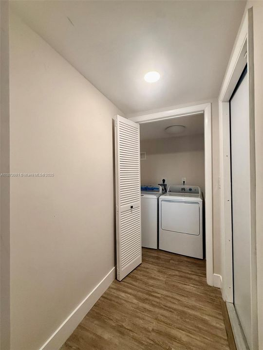 Activo con contrato: $2,800 (3 camas, 1 baños, 893 Pies cuadrados)