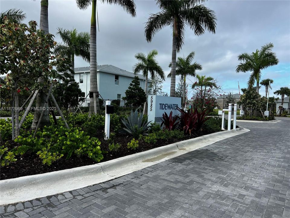 For Rent: $2,450 (3 beds, 2 baths, 1486 Square Feet)