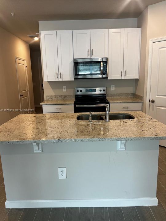 For Rent: $2,450 (3 beds, 2 baths, 1486 Square Feet)