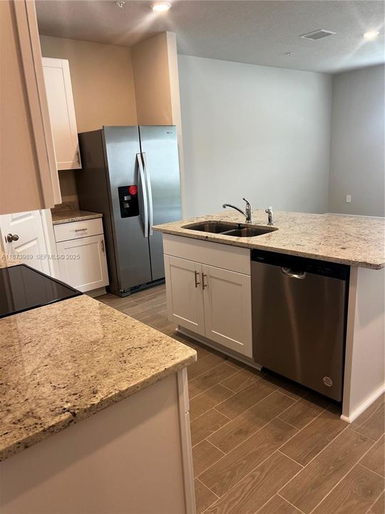 For Rent: $2,450 (3 beds, 2 baths, 1486 Square Feet)