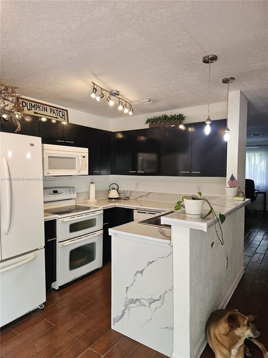 For Sale: $389,999 (3 beds, 2 baths, 1440 Square Feet)