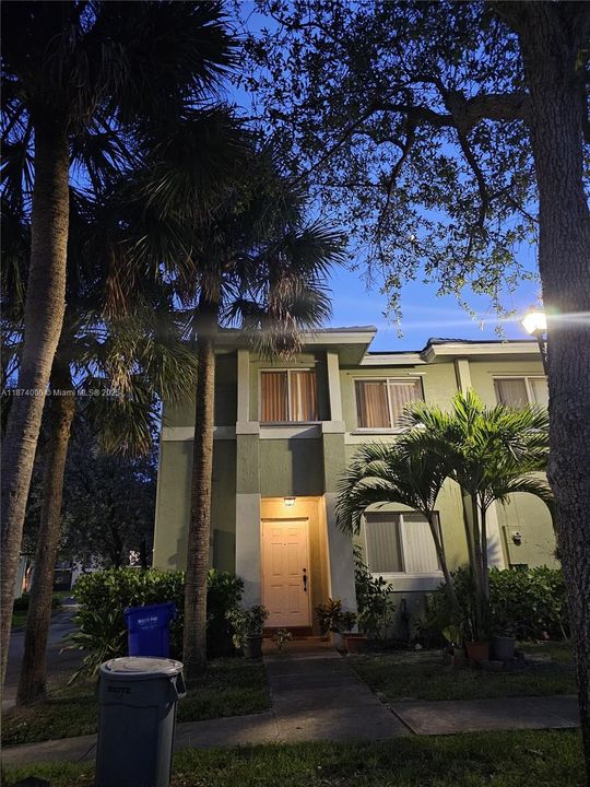 For Sale: $389,999 (3 beds, 2 baths, 1440 Square Feet)