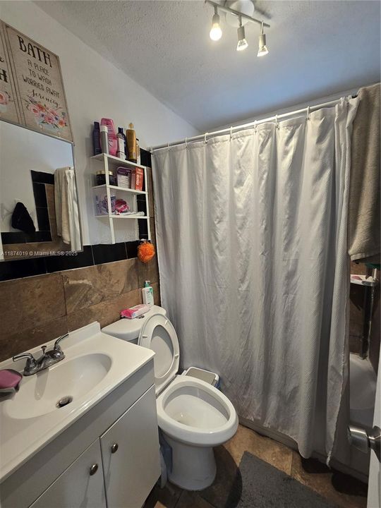 Active With Contract: $450,000 (4 beds, 2 baths, 1512 Square Feet)