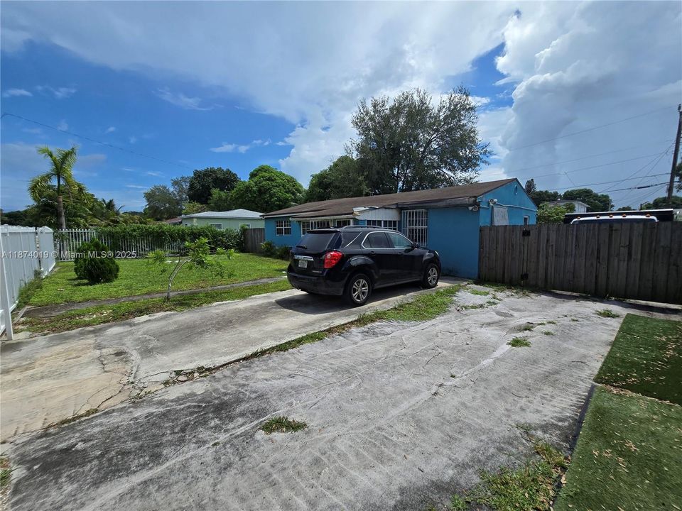 Active With Contract: $450,000 (4 beds, 2 baths, 1512 Square Feet)