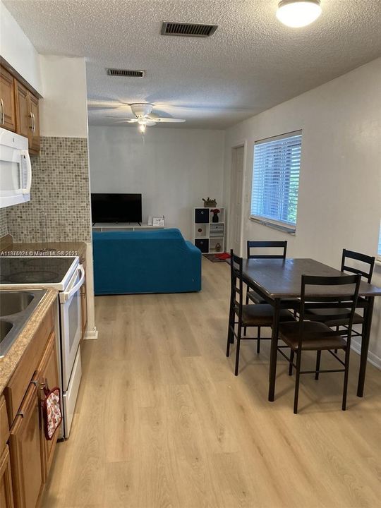 待售: $599,999 (0 贝兹, 0 浴室, 1674 平方英尺)