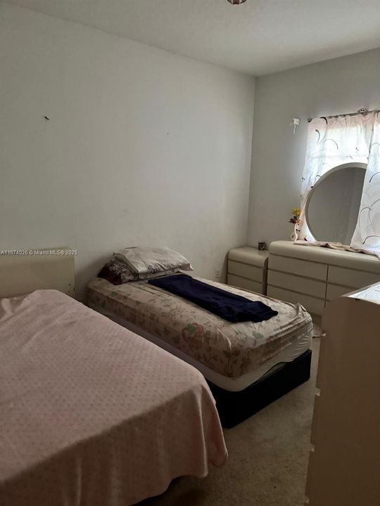 Activo con contrato: $520,000 (3 camas, 2 baños, 1867 Pies cuadrados)