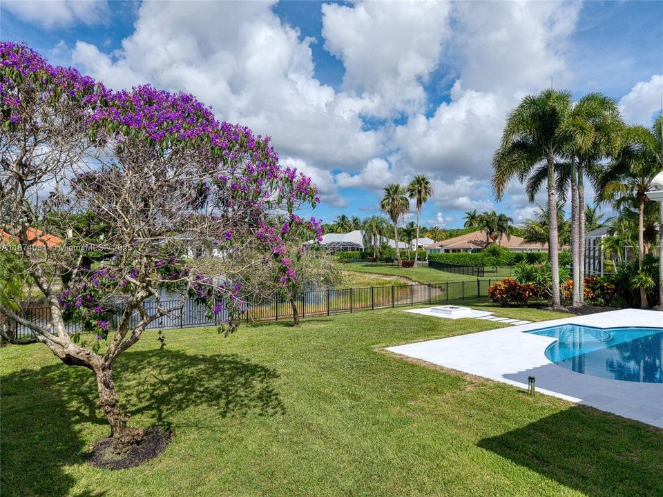 Vendido Recientemente: $1,950,000 (4 camas, 3 baños, 2643 Pies cuadrados)