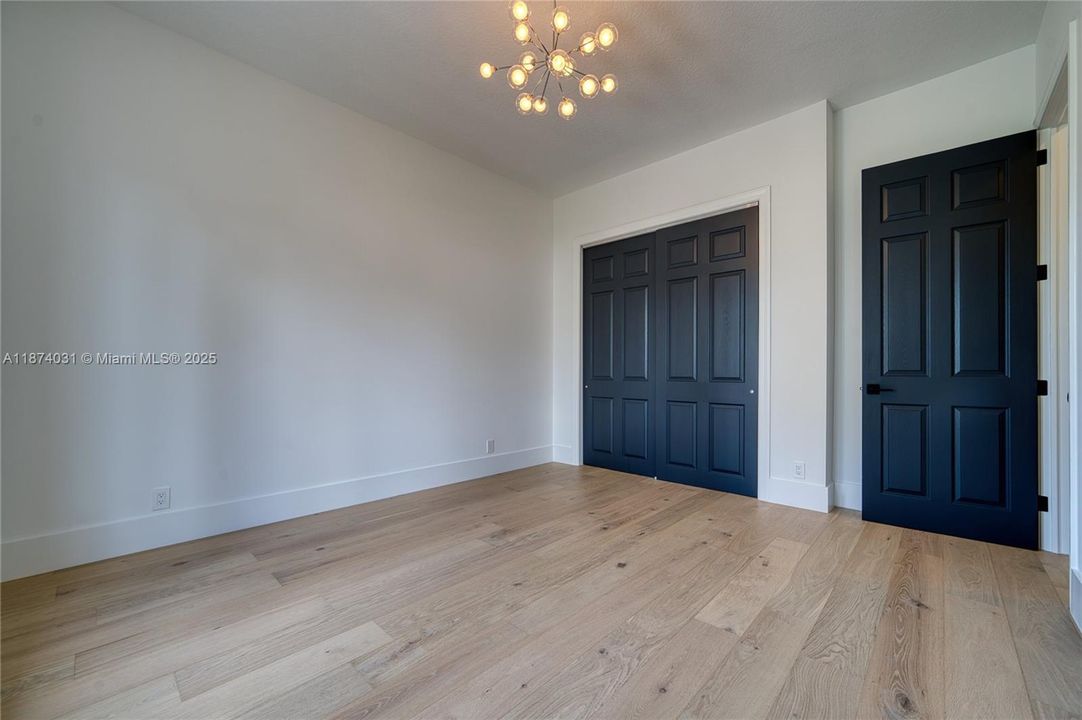 Vendido Recientemente: $1,950,000 (4 camas, 3 baños, 2643 Pies cuadrados)