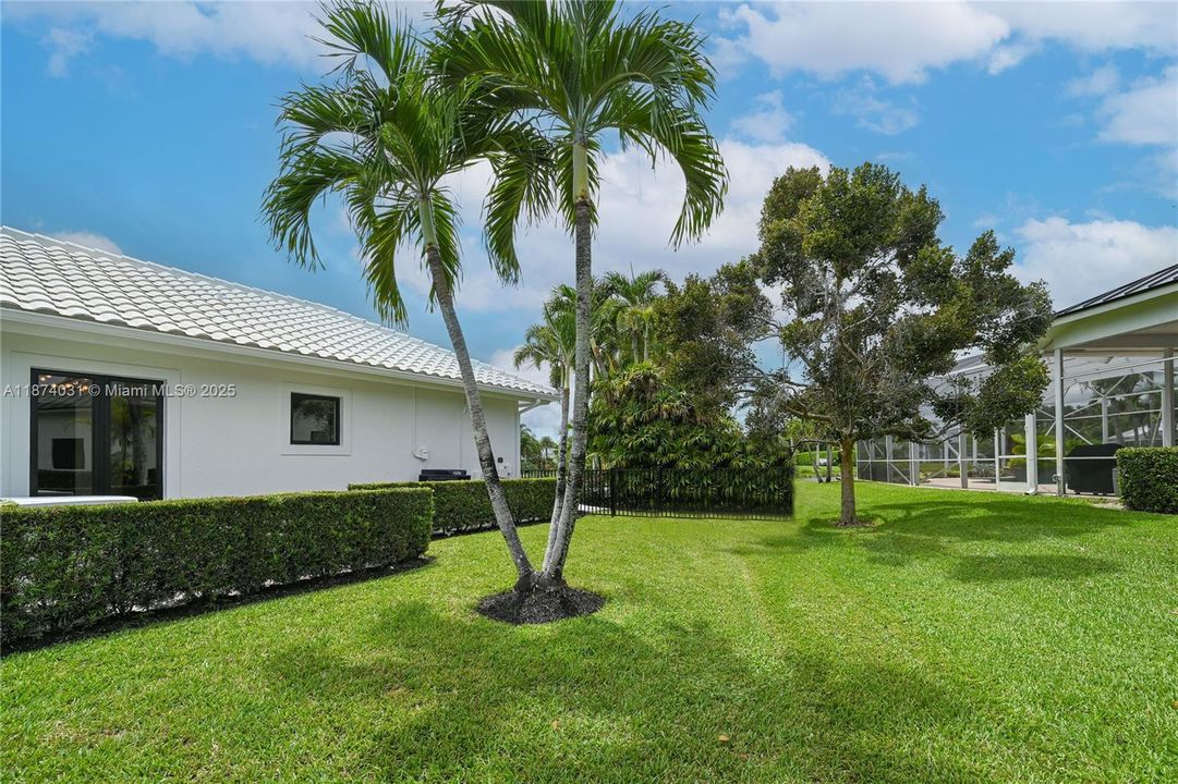 Vendido Recientemente: $1,950,000 (4 camas, 3 baños, 2643 Pies cuadrados)