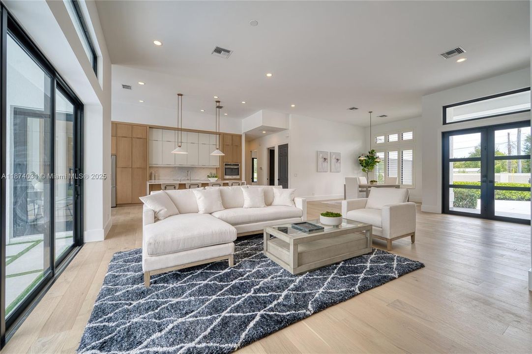 Vendido Recientemente: $1,950,000 (4 camas, 3 baños, 2643 Pies cuadrados)