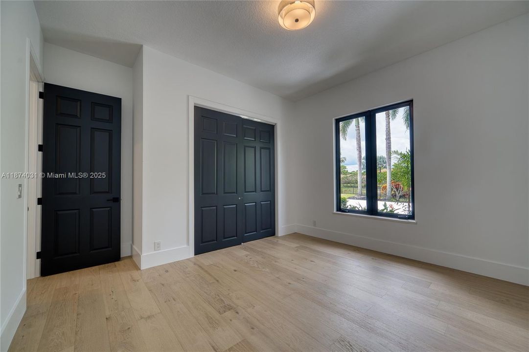 Vendido Recientemente: $1,950,000 (4 camas, 3 baños, 2643 Pies cuadrados)