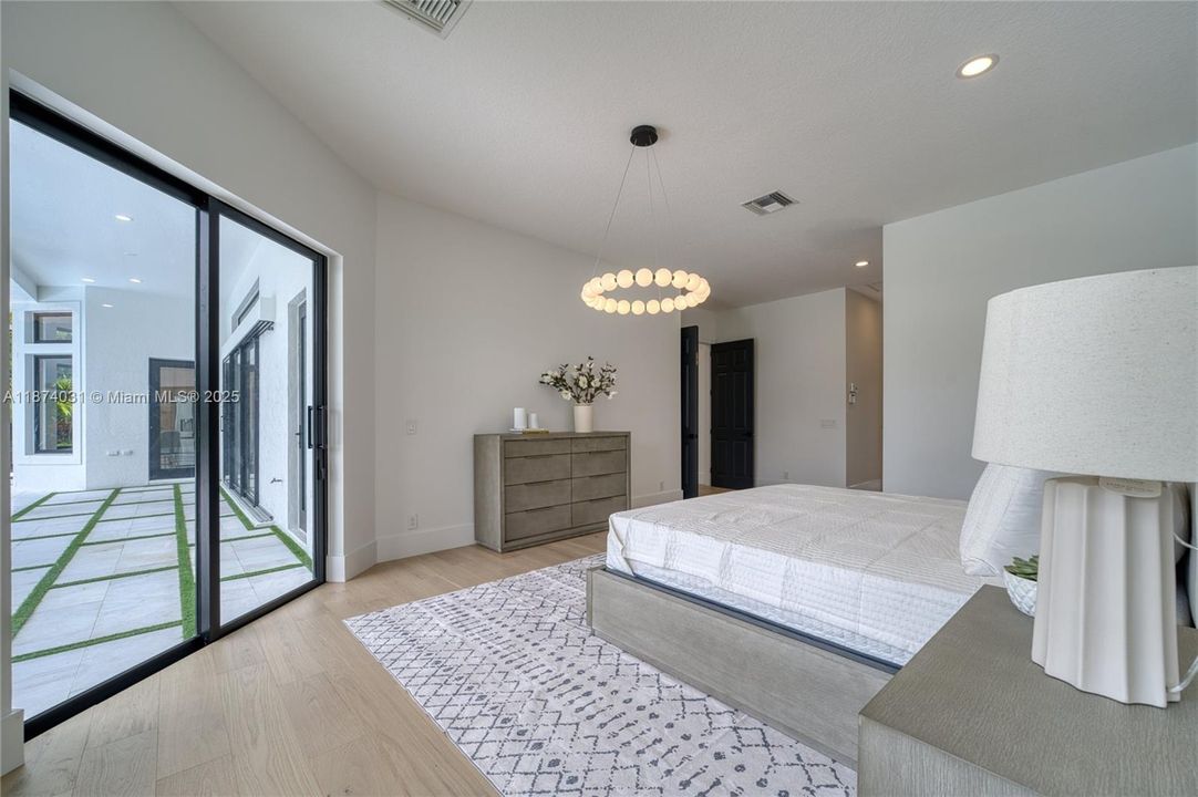 Vendido Recientemente: $1,950,000 (4 camas, 3 baños, 2643 Pies cuadrados)