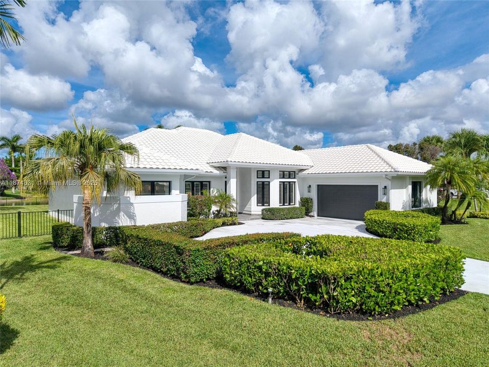 Vendido Recientemente: $1,950,000 (4 camas, 3 baños, 2643 Pies cuadrados)