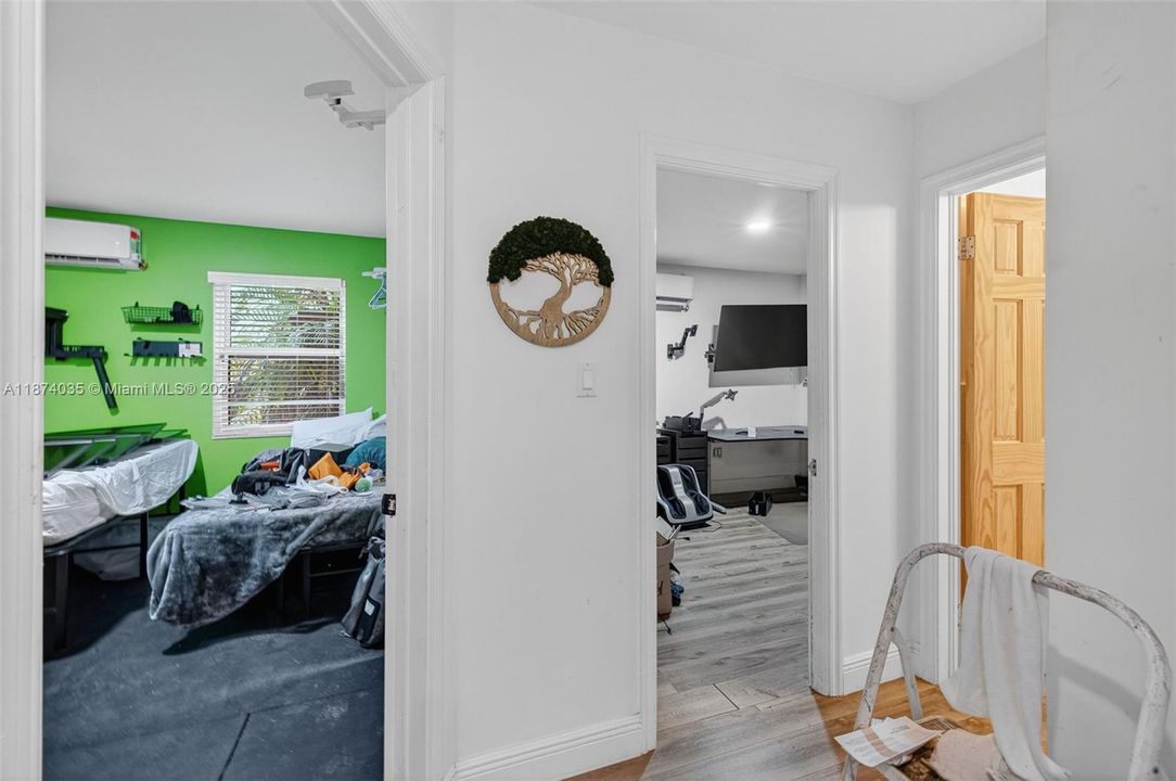 Activo con contrato: $669,000 (4 camas, 2 baños, 2608 Pies cuadrados)