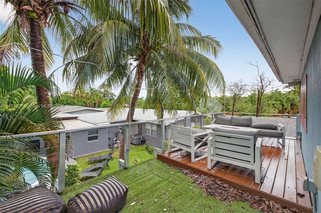 Activo con contrato: $669,000 (4 camas, 2 baños, 2608 Pies cuadrados)