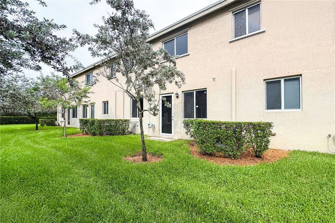 Active With Contract: $3,300 (4 beds, 3 baths, 1577 Square Feet)