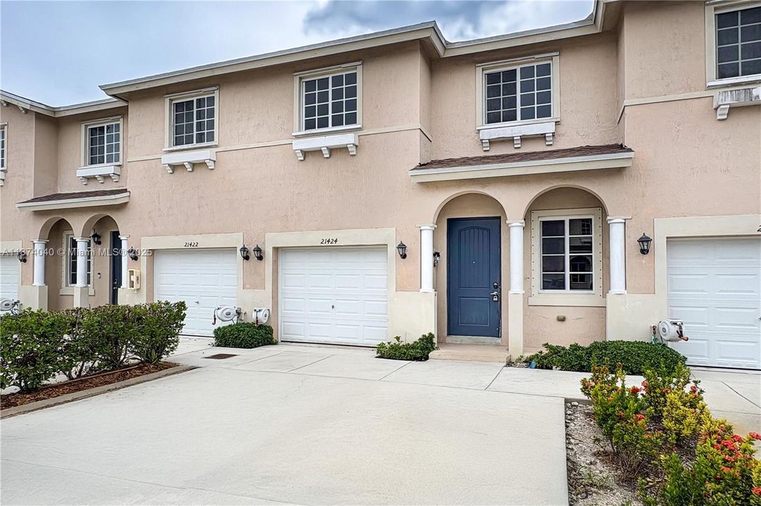 Active With Contract: $3,300 (4 beds, 3 baths, 1577 Square Feet)