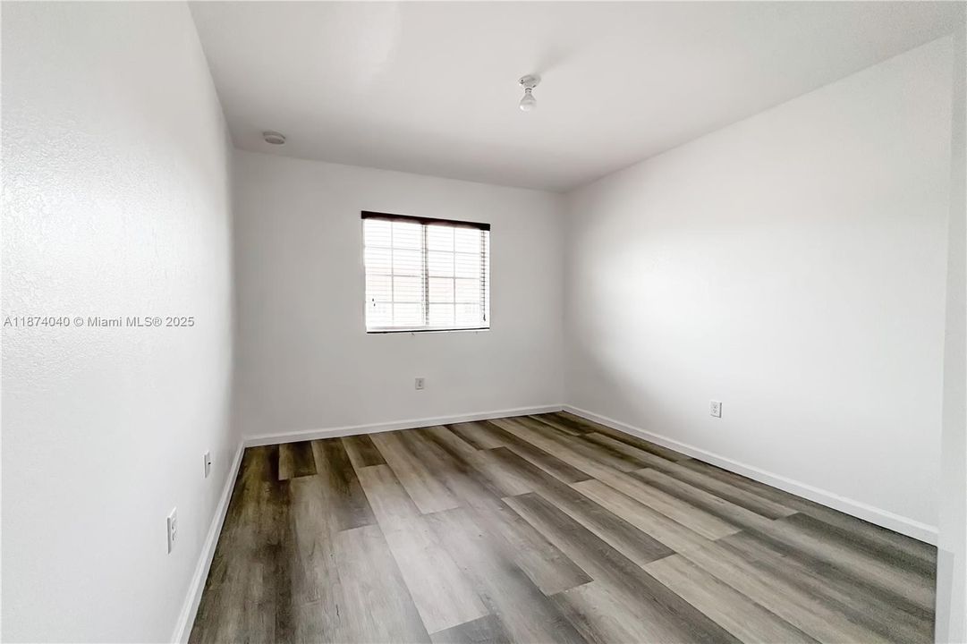 Active With Contract: $3,300 (4 beds, 3 baths, 1577 Square Feet)