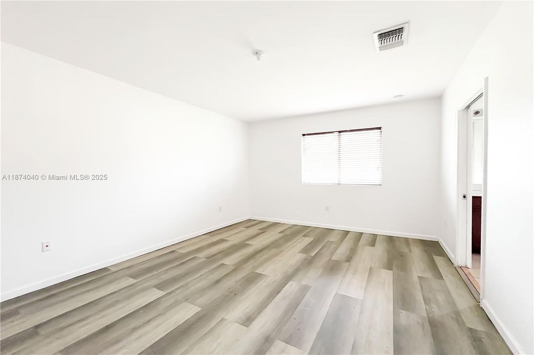 Active With Contract: $3,300 (4 beds, 3 baths, 1577 Square Feet)