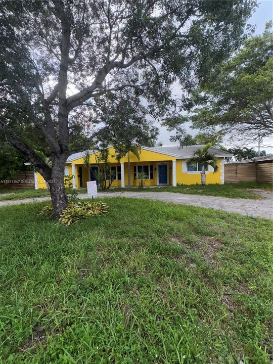 合同活跃: $590,000 (0 贝兹, 0 浴室, 2860 平方英尺)