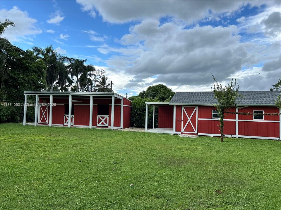 For Rent: $5,500 (4 beds, 2 baths, 2423 Square Feet)