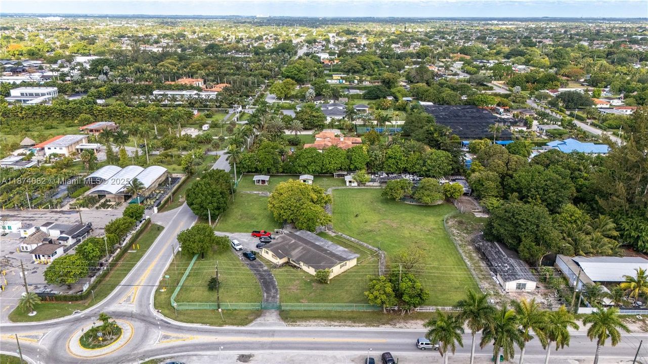 Active With Contract: $2,650,000 (3 beds, 2 baths, 3310 Square Feet)