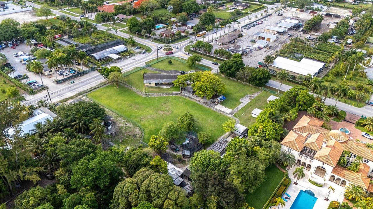 Active With Contract: $2,650,000 (3 beds, 2 baths, 3310 Square Feet)