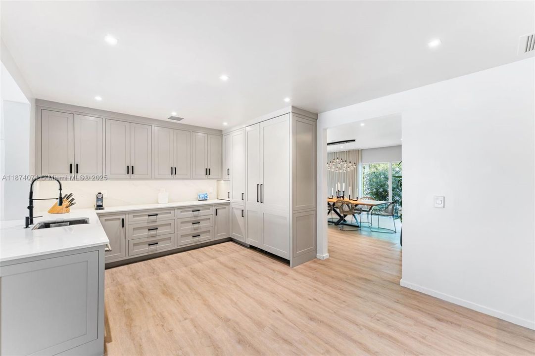 En Venta: $12,500,000 (4 camas, 4 baños, 3671 Pies cuadrados)