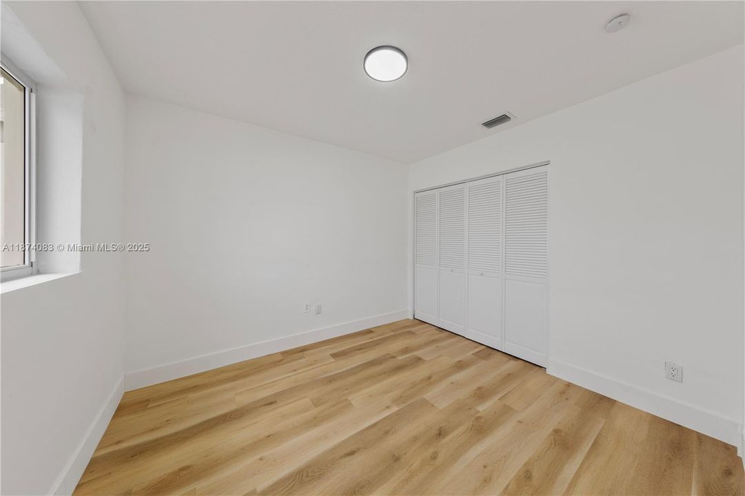 Active With Contract: $450,000 (3 beds, 2 baths, 965 Square Feet)