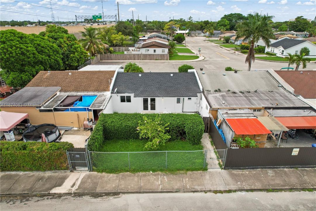 Active With Contract: $450,000 (3 beds, 2 baths, 965 Square Feet)