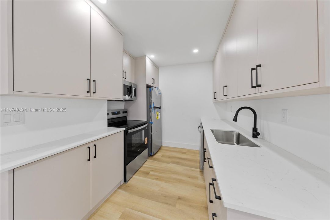 Active With Contract: $450,000 (3 beds, 2 baths, 965 Square Feet)