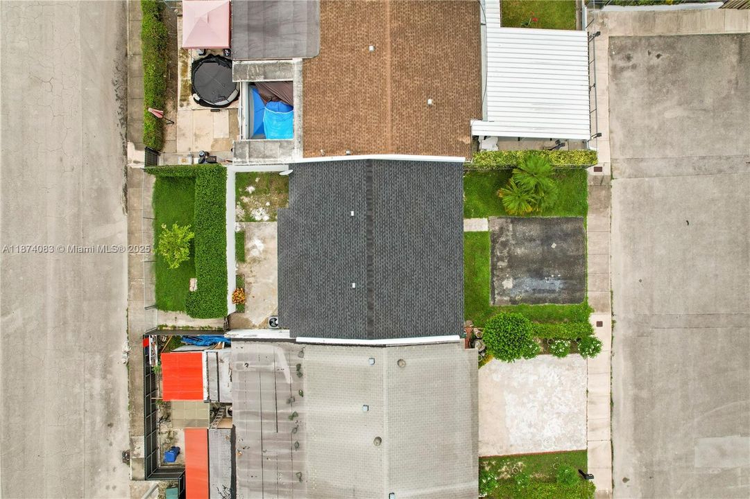 Active With Contract: $450,000 (3 beds, 2 baths, 965 Square Feet)