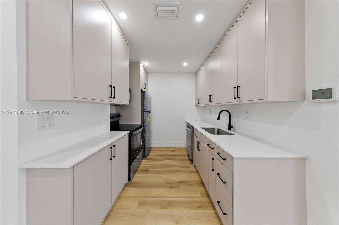 Active With Contract: $450,000 (3 beds, 2 baths, 965 Square Feet)