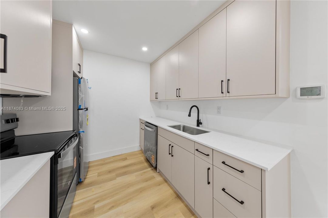 Active With Contract: $450,000 (3 beds, 2 baths, 965 Square Feet)